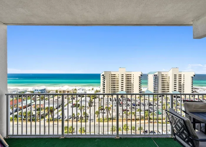 Laketown Wharf #1006 By Nautical Properties